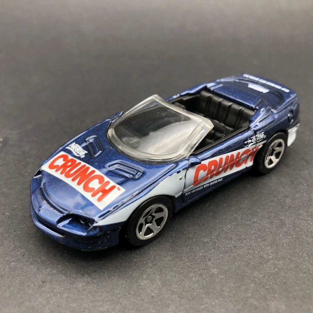 Hot Wheels Nestle Crunch 95 1995 Chevy Chevrolet Camaro Convertible Diecast 1/64